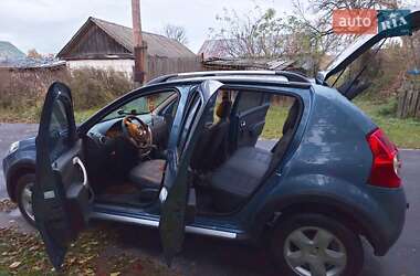 Внедорожник / Кроссовер Renault Sandero StepWay 2012 в 