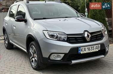 Хэтчбек Renault Sandero StepWay 2019 в 