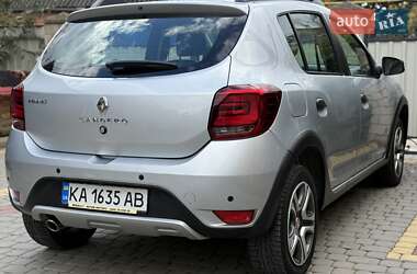 Хэтчбек Renault Sandero StepWay 2019 в 