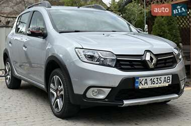 Хэтчбек Renault Sandero StepWay 2019 в 