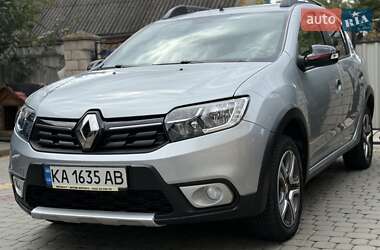 Хэтчбек Renault Sandero StepWay 2019 в 
