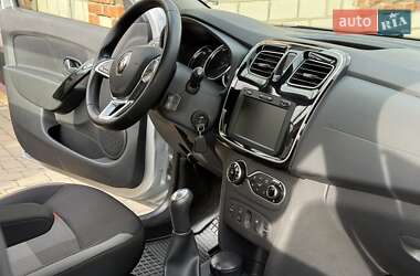 Хэтчбек Renault Sandero StepWay 2019 в 