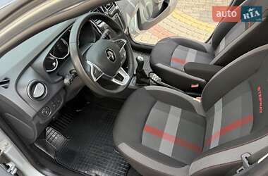 Хэтчбек Renault Sandero StepWay 2019 в 