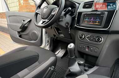 Хэтчбек Renault Sandero StepWay 2019 в 