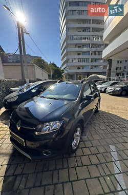 Позашляховик / Кросовер Renault Sandero StepWay 2013 в 