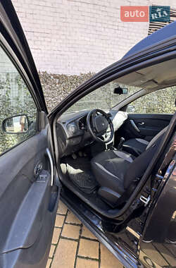 Позашляховик / Кросовер Renault Sandero StepWay 2013 в 