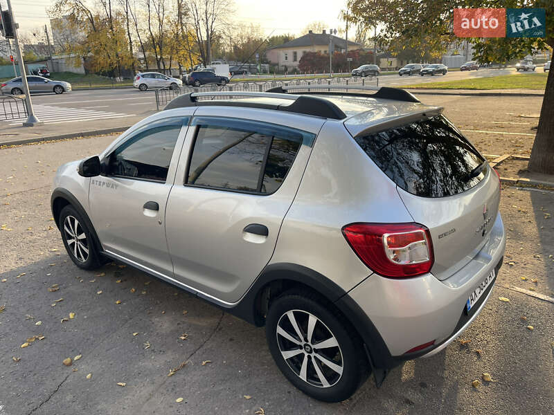 Позашляховик / Кросовер Renault Sandero StepWay 2015 в Харкові