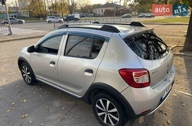 Позашляховик / Кросовер Renault Sandero StepWay 2015 в 
