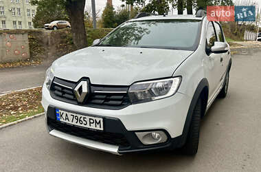 Хэтчбек Renault Sandero StepWay 2020 в 