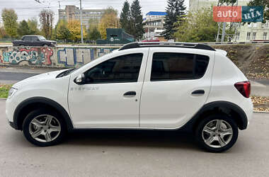 Хэтчбек Renault Sandero StepWay 2020 в 