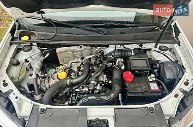 Хэтчбек Renault Sandero StepWay 2020 в 