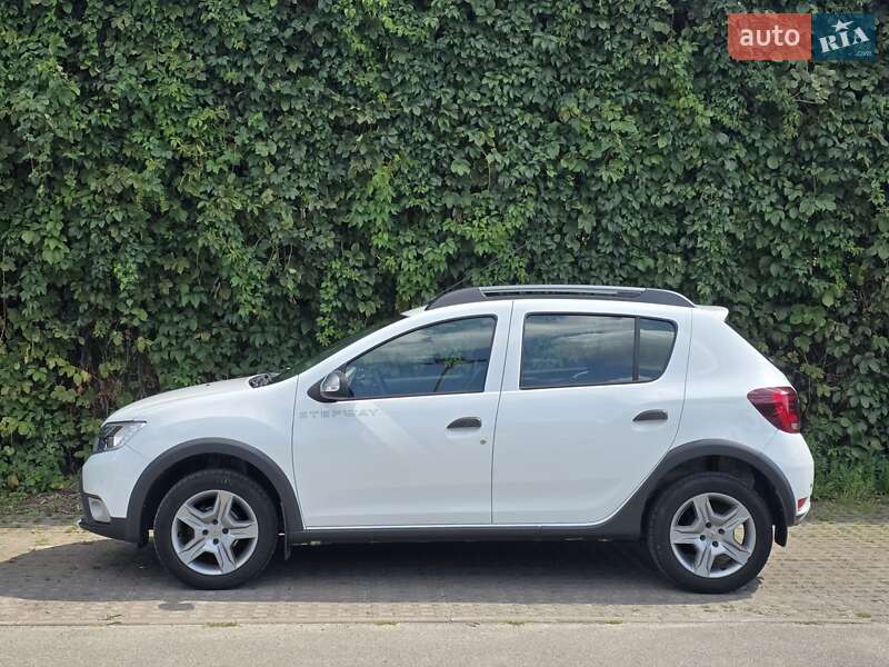 Хетчбек Renault Sandero StepWay 2017 в Києві