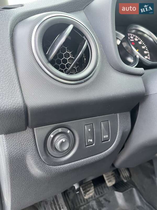 Хэтчбек Renault Sandero StepWay 2020 в Киеве фото 16 Хэтчбек Renault Sandero StepWay 2020 в Киеве