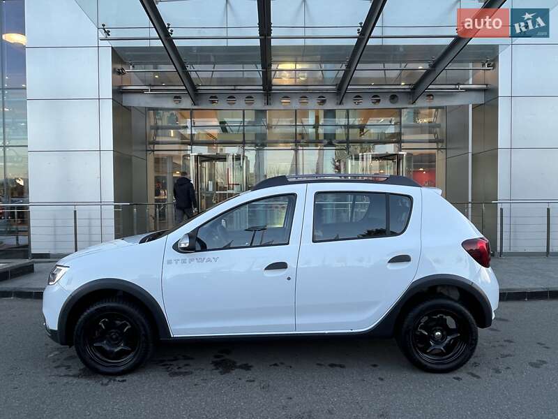 Хэтчбек Renault Sandero StepWay 2021 в Киеве фото 9 Хэтчбек Renault Sandero StepWay 2021 в Киеве