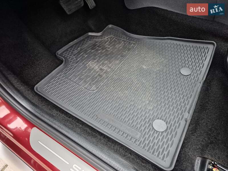 Внедорожник / Кроссовер Renault Sandero StepWay 2012 в Киеве