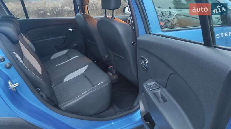 Позашляховик / Кросовер Renault Sandero StepWay 2013 в Шостці