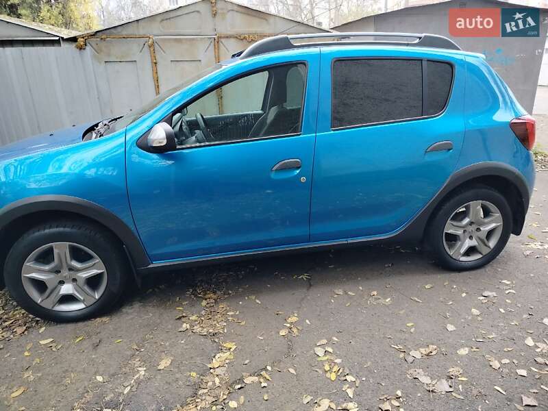 Хэтчбек Renault Sandero StepWay 2018 в Одессе