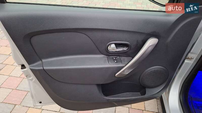 Хэтчбек Renault Sandero StepWay 2016 в Тернополе фото 11 Хэтчбек Renault Sandero StepWay 2016 в Тернополе
