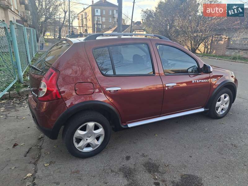 Внедорожник / Кроссовер Renault Sandero StepWay 2011 в Кривом Роге