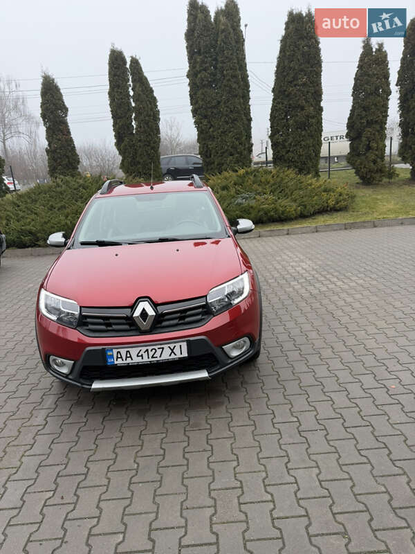 Хэтчбек Renault Sandero StepWay 2019 в Киеве фото Хэтчбек Renault Sandero StepWay 2019 в Киеве