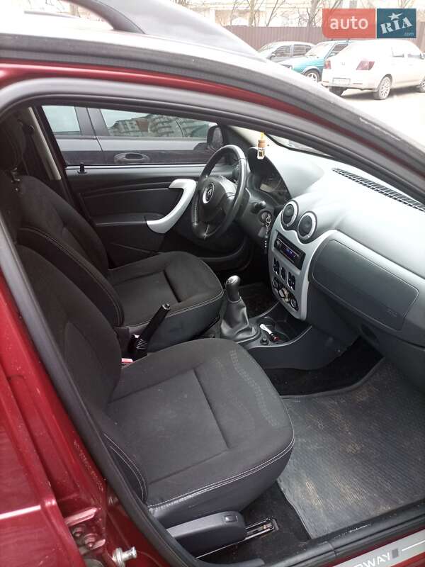 Внедорожник / Кроссовер Renault Sandero StepWay 2012 в Ивано-Франковске фото 8 Внедорожник / Кроссовер Renault Sandero StepWay 2012 в Ивано-Франковске