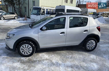 Внедорожник / Кроссовер Renault Sandero StepWay 2015 в Львове