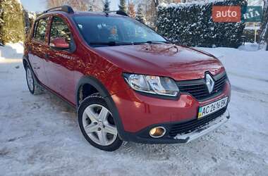 Внедорожник / Кроссовер Renault Sandero StepWay 2014 в Светловодске
