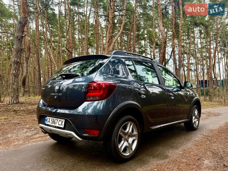 Хэтчбек Renault Sandero StepWay 2017 в Киеве