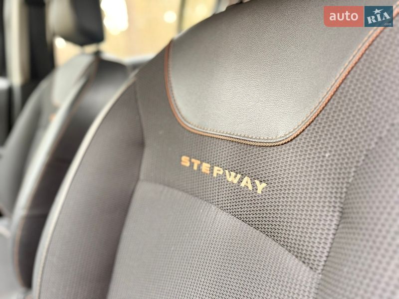 Хэтчбек Renault Sandero StepWay 2017 в Киеве