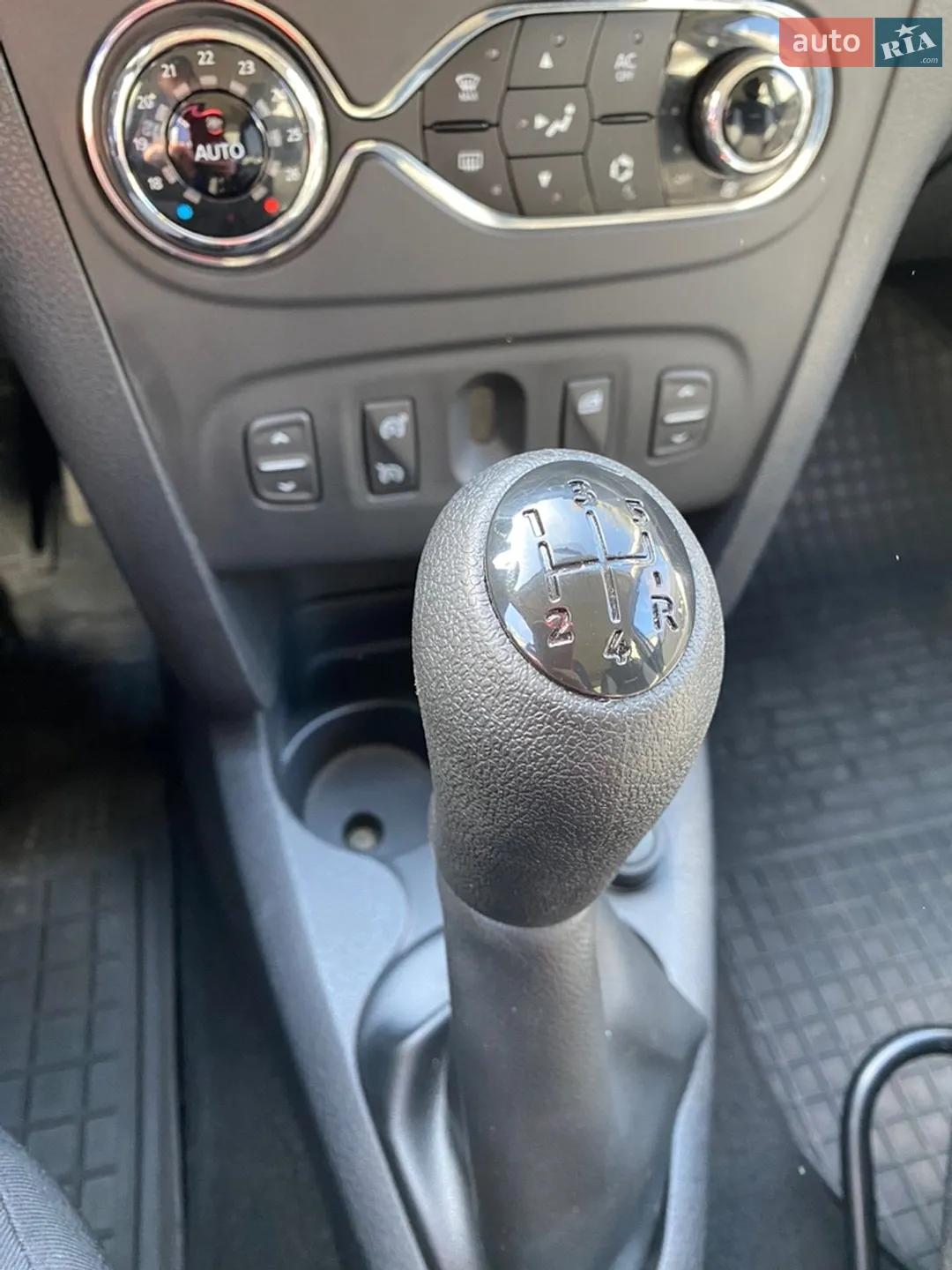 2015 Renault Sandero - мініатюра 31