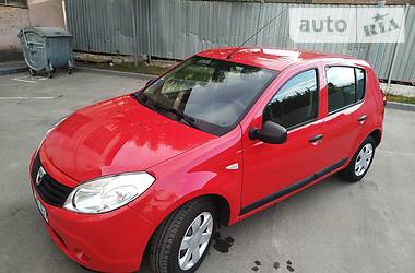 Хэтчбек Renault Sandero 2010 в Полтаве