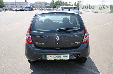 Хэтчбек Renault Sandero 2010 в Киеве