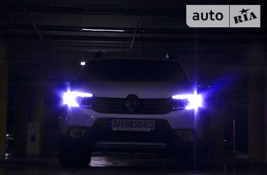 Внедорожник / Кроссовер Renault Sandero 2019 в Киеве