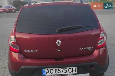 Хэтчбек Renault Sandero 2012 в Тячеве