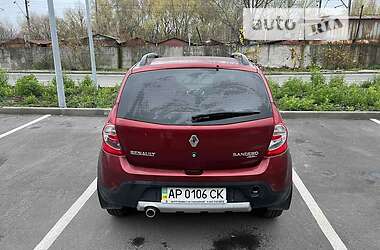 Внедорожник / Кроссовер Renault Sandero 2013 в Киеве