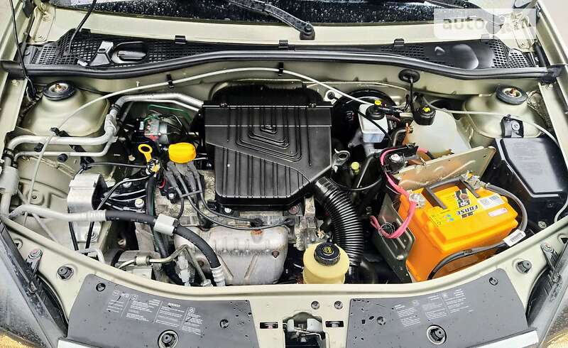 Хэтчбек Renault Sandero 2012 в Ахтырке