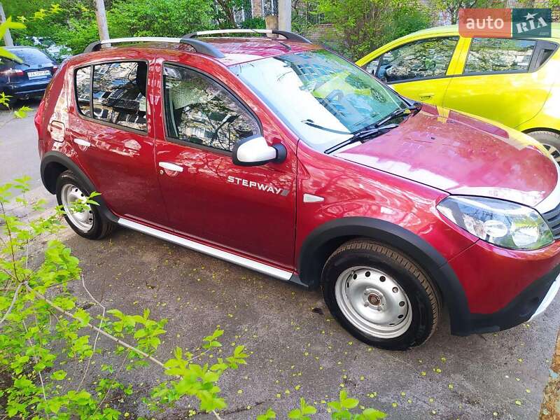 Хетчбек Renault Sandero 2012 в Краматорську