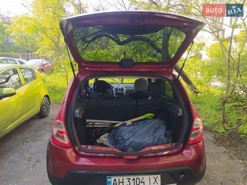 Хетчбек Renault Sandero 2012 в Краматорську