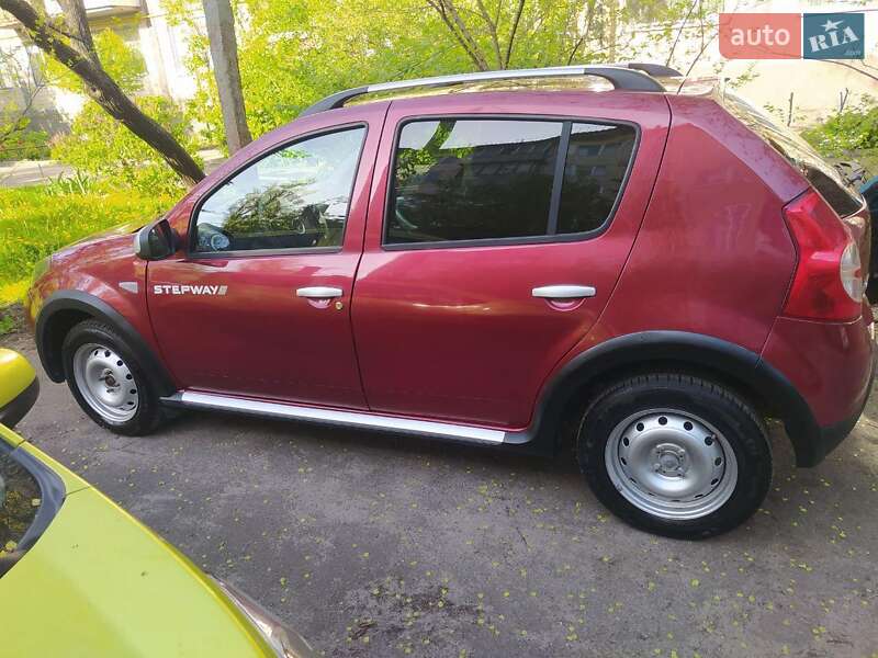 Хетчбек Renault Sandero 2012 в Краматорську