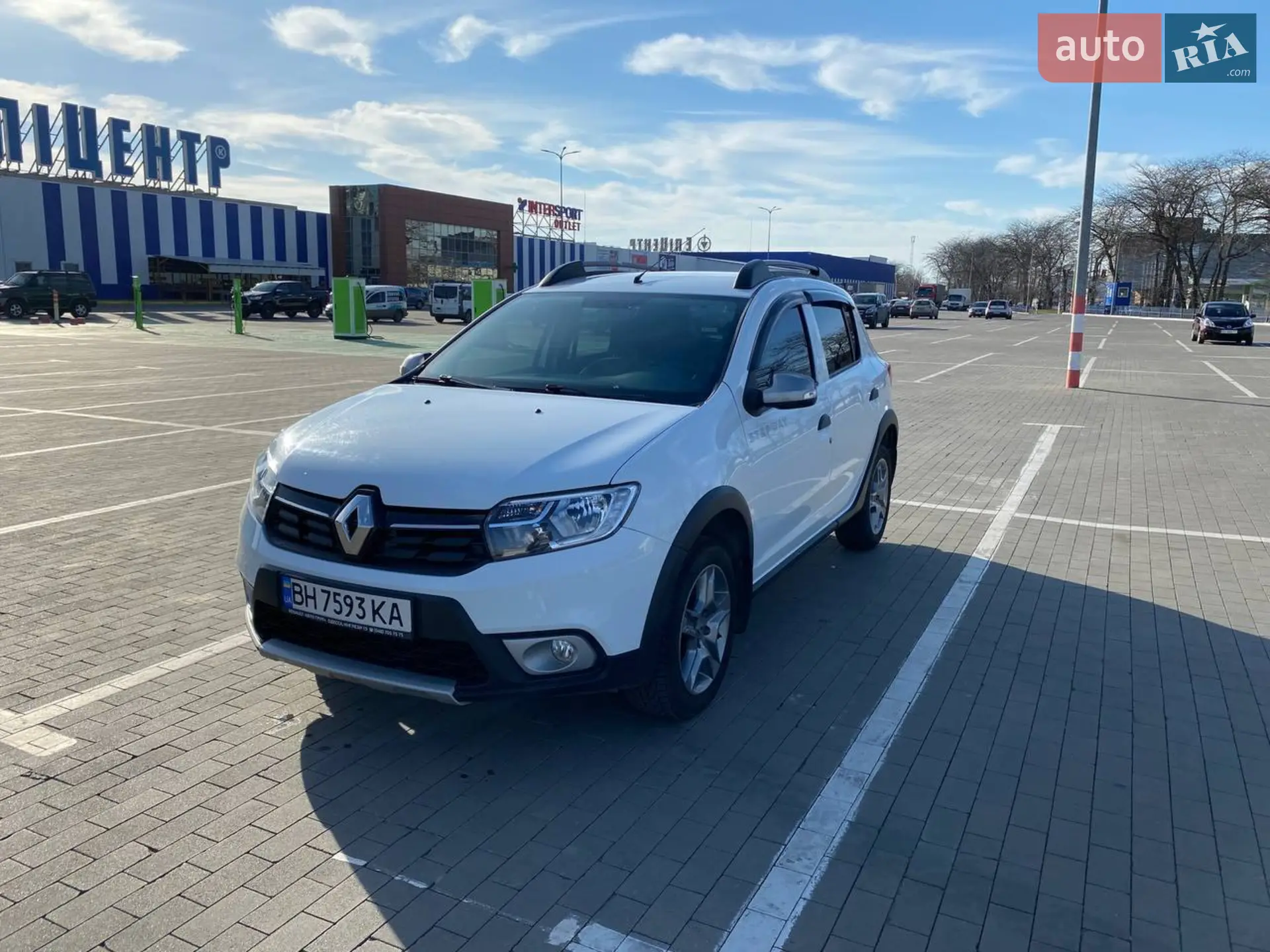 2019 Renault Sandero - фото 1