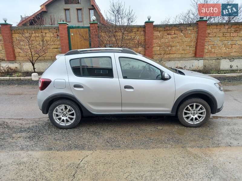 Хэтчбек Renault Sandero 2014 в Одессе