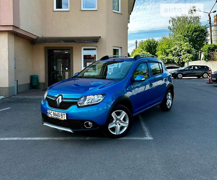 Хэтчбек Renault Sandero 2015 в Луцке