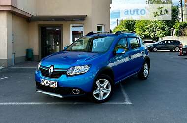 Хэтчбек Renault Sandero 2015 в Луцке