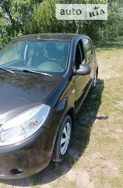 Хэтчбек Renault Sandero 2012 в Житомире