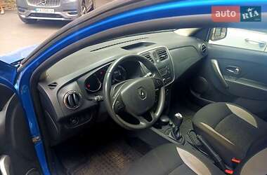 Хэтчбек Renault Sandero 2016 в 