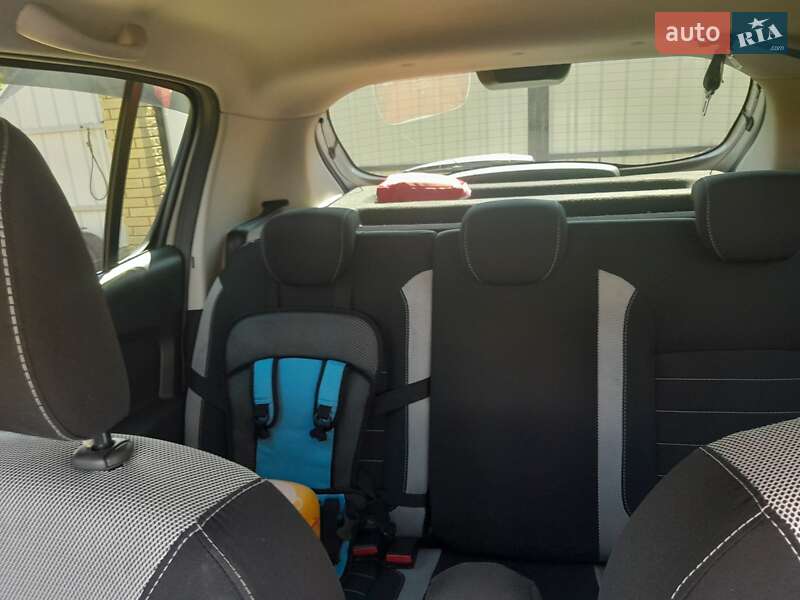 Хэтчбек Renault Sandero 2017 в Покровском