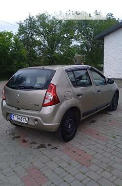 Хетчбек Renault Sandero 2011 в Косові