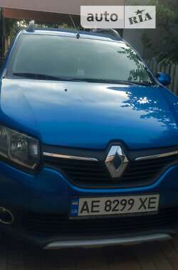 Хэтчбек Renault Sandero 2013 в Никополе