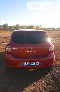 Хетчбек Renault Sandero 2013 в Лубнах