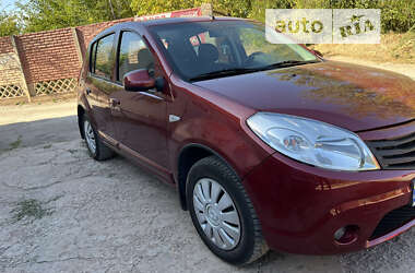 Хэтчбек Renault Sandero 2011 в Кривом Роге